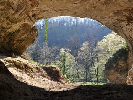 Se detecta ADN de humanos antiguos en una cueva sin huesos humanos