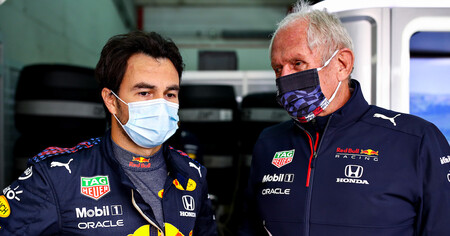 Guerra fría en Red Bull: Helmut Marko sigue criticando en público los errores de Sergio Pérez