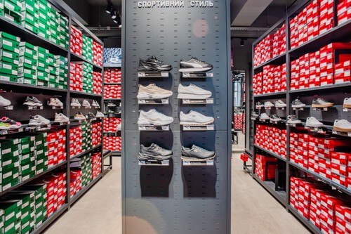 El Corte Inglés está vaciando su almacén de zapatillas Puma desde 45 euros en su outlet