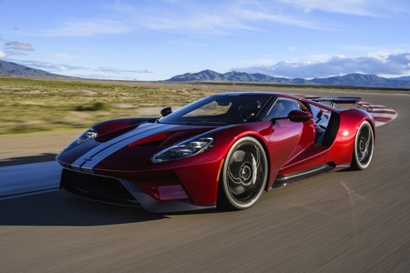 Ford GT llamado a revisión por riesgo de incendio
