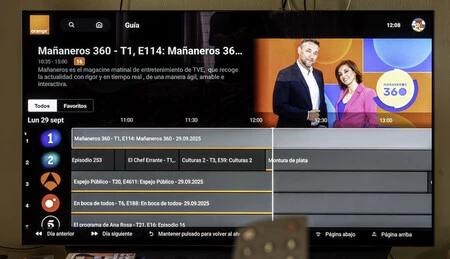 Guía televisiva de canales en directo con salto a emisiones anteriores