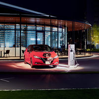 Nissan reinventa la economía y ya acepta electricidad de coches eléctricos como medio de pago en el parking de Nissan Pavilion