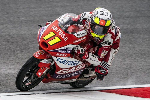 Sergio García es el nuevo líder de Moto3 tras una autoritaria victoria en Portimao frente a Jaume Masià