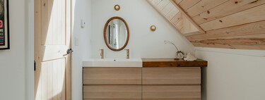 Los baños más elegantes de 2025 han eliminado las alfombrillas de siempre por esta tendencia