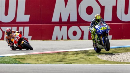 Pianos disuasorios en la chicane de Assen, idéntica zona de grava, ¿mismos finales de carrera?