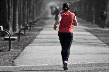 Deja la cinta y corre al aire libre. Consejos para la transición