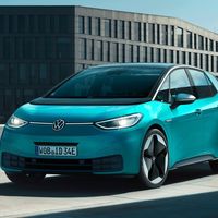 Volkswagen reduce la distancia: quiere ser el rey de los autos eléctricos para 2023