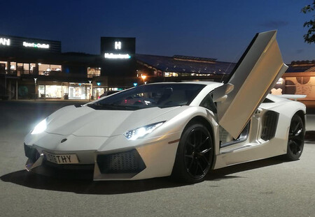 El día que un noruego decidió construir su propio Lamborghini Aventador en su garaje... ¡hasta con piezas de IKEA!