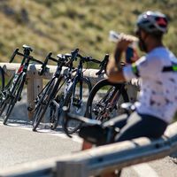 Es oficial: se acabaron los ciclistas en los arcenes con esta nueva norma vial. Y no va a gustar ni a ciclistas ni a conductores