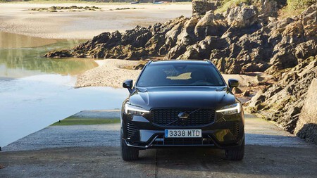 Volvo XC40 2025 Black Edition