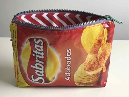 3 formas de reutilizar las bolsas metalizadas de papas: perfectas para darles una segunda vida y decorar tu casa