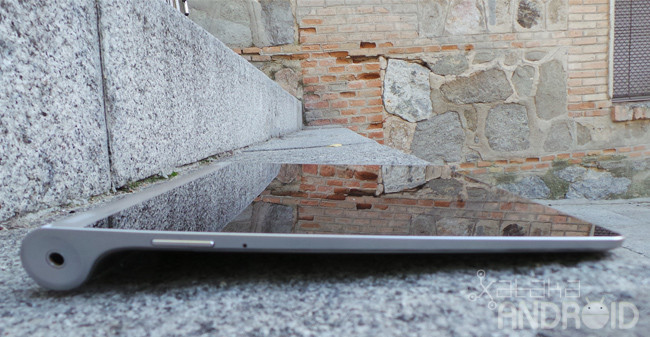 Lenovo Yoga Tablet perfil