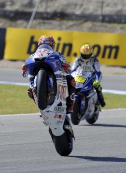 Jorge Lorenzo y Yamaha marcan la pauta en Jerez