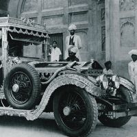 La leyenda del maharajá indio que se vengó de Rolls-Royce usando sus coches de lujo para recoger la basura