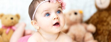 Los más bonitos nombres de niña clásicos, modernos y originales (y su significado)