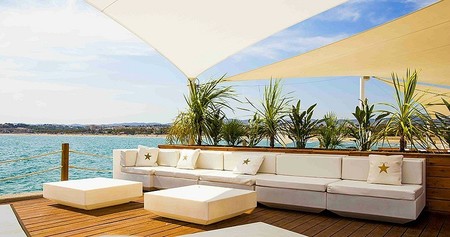 El plan perfecto en pareja o con amigos, cena frente al mar viendo el atardecer por 35 euros