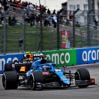 Fernando Alonso rozó el podio en Rusia tras una salida polémica: "Ha sido la mejor carrera del año" 