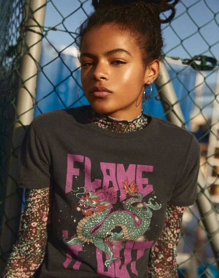 La nueva colección de camisetas de Pull & Bear viene con un acabado desgastado y retro de lo más molón
