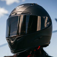 Este casco inteligente con GPS y cámara integrada está arrasando en Australia y pronto lo tendremos en Europa