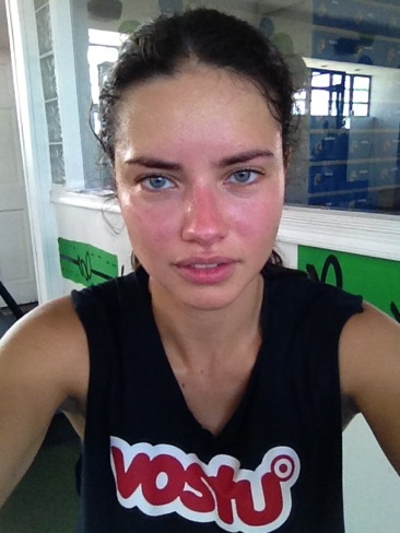 Adriana Lima sabe que la fama cuesta y se paga con sudor