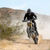 Top 5 para la Triumph Scrambler 1200 tras cinco días y 2.168 km corriendo contra motos de Enduro en la Baja 1000