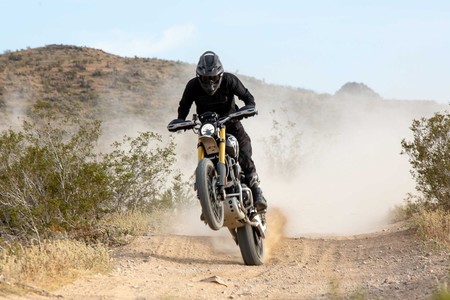 Top 5 para la Triumph Scrambler 1200 tras cinco días y 2.168 km corriendo contra motos de Enduro en la Baja 1000