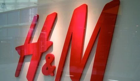 H&M abrirá por la noche el 15 de septiembre y hará un 20% de descuento a los clientes de Movistar