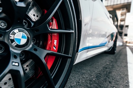 BMW M2 Competition M Performance llantas y frenos
