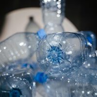 La crítica ya no solo es contra los que usan plástico, sino contra los que lo reciclan: la mayoría de plástico no es reciclable 