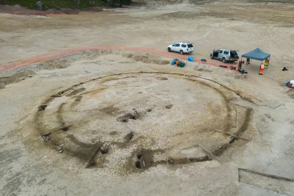 Arqueólogos creyeron haber encontrado la pieza de una maquinaria agrícola antigua. Resultó ser la llanta de carruaje de la Edad de Hierro 