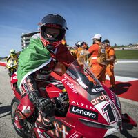 A Nicolò Bulega solo le queda una opción para subir de Superbikes a MotoGP: que se retire Marc Márquez 