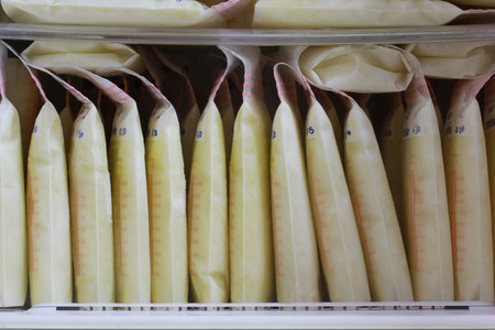 Venta de leche materna en internet: un negocio peligroso