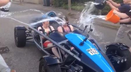 El Ariel Atom es el mejor coche para un Ice Bucket Challenge