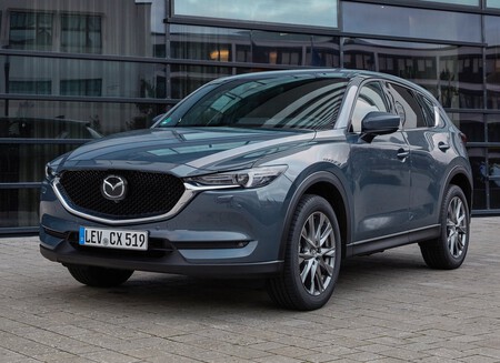 El IIHS sometió a 20 SUV a pruebas de choque más estrictas y solo Mazda CX-5 se "salvó"