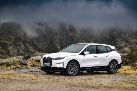 BMW echa un pulso a Volkswagen y anuncia un coche eléctrico con baterías de estado sólido antes de 2025