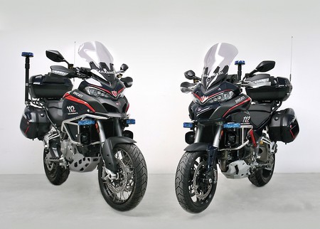 ¡Manos arriba! Los Carabinieri estrenan las Ducati 1200 Multistrada para luchar contra el crimen