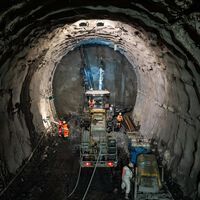 Europa creía que diez años y miles de millones de euros eran suficientes para cavar su mayor túnel bajo los Alpes. Se equivocaba