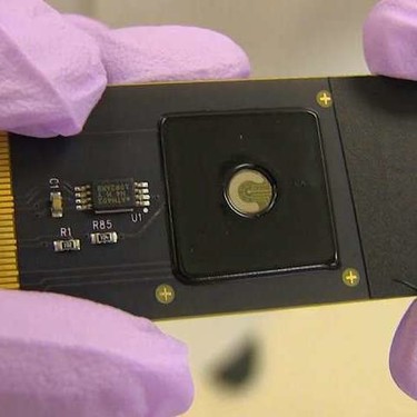 Cuando CRISPR conoció al grafeno: un nuevo dispositivo permite detectar mutaciones genéticas directamente y en menos de una hora 