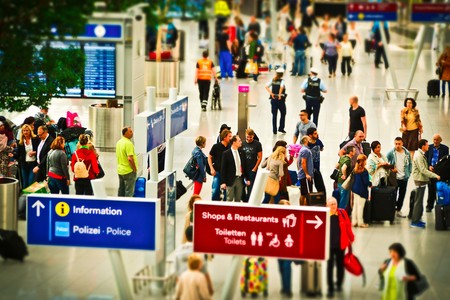 Estos son los cargos extras de las aerolíneas que más molestan a los viajeros