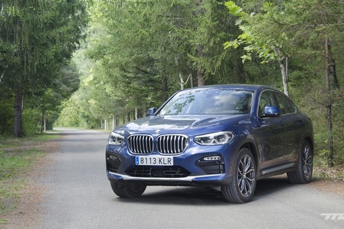 Probamos el BMW X4 xDrive20d: un SUV coupé más agresivo por fuera y más refinado por dentro
