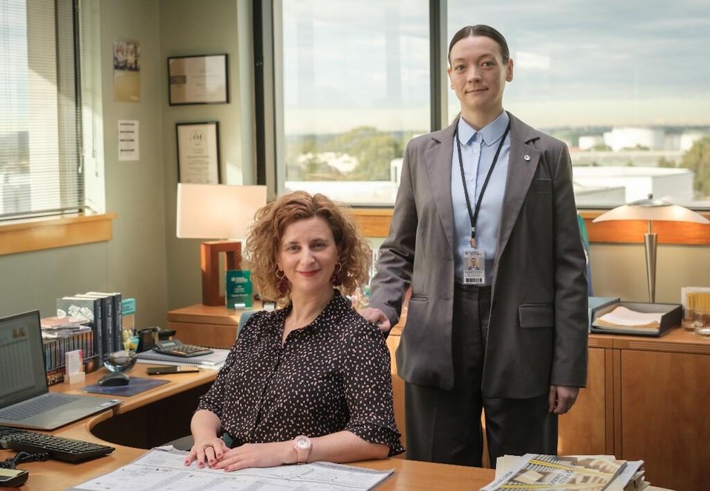 Prime Video ya tiene tráiler para uno de los reboots más temidos de los últimos tiempos: la versión australiana de 'The Office'