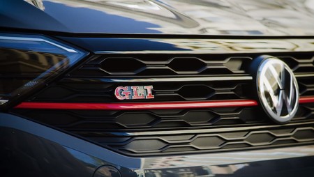 El Volkswagen Jetta GLI 2020 muestra su parrilla. ¿El resto? Esta misma semana