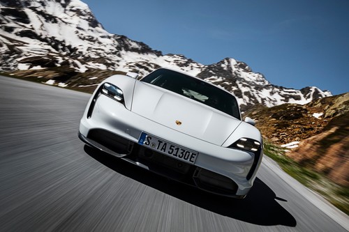 El Porsche Taycan sacude el mundo eléctrico con 750 hp y 0 a 100 km/h en 2.8 s