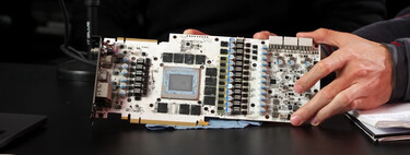 Como la RTX 4090 SUPER no existe, unos modders se la han inventado. Este proyecto Frankenstein la hace 13% más potente 