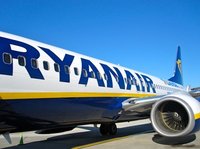 Ryanair "galardonada" por sus exigencias a las embarazadas