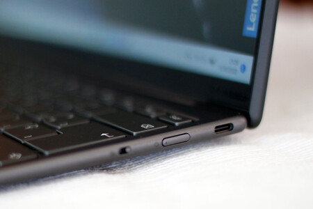 Lenovo Yoga Slim 7 Carbon 17