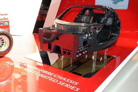 Chasis Ferrari en fibra de carbono