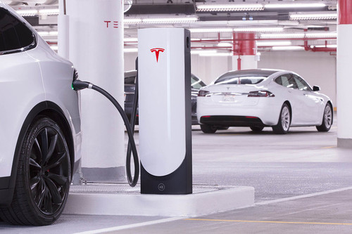 Las ventas de coches eléctricos en 2019 vuelven a duplicarse en España, con el Tesla Model 3 como más vendido