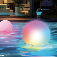 Estas luces solares y flotantes para piscina de Leroy Merlin están arrasando por su precio y diseño