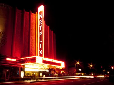 Netflix estaría considerando comprar salas de cine para proyectar sus propias películas, y tendría todo el sentido del mundo